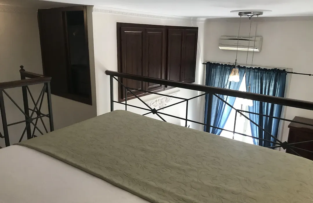 B&B Art Suite Principe Umberto-1